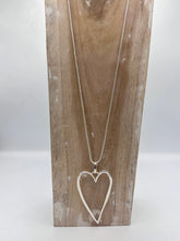 Load image into Gallery viewer, Jess & Lou  - NK142 HOLLOW HEART