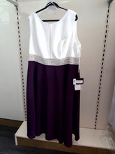 Load image into Gallery viewer, ‼️ 1 left ‼️ Size 26 Veni Infantino (QBC) 29460 - IVORY / AUBERGINE