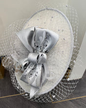 Load image into Gallery viewer, Irresistible - 640 HATINATOR - Silver / Print