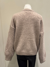 Load image into Gallery viewer, PARAMOUR - BOW JUMPER 8060