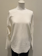 Load image into Gallery viewer, PARAMOUR - HEART SLVE JUMPER 8043