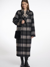 Load image into Gallery viewer, Women’s black faux fur crossbody bag with slim chain strap – soft plush evening bag perfect for winter outfits and chic day-to-night styling.