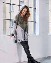 Load image into Gallery viewer, NAYA - NAW25 149 Abstract Print Top