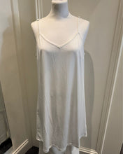 Load image into Gallery viewer, Malissa J - VICKY - longline vest top - WF984