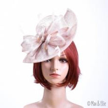 Load image into Gallery viewer, Max &amp; Ellie - AD9 Fascinator
