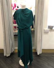 Load image into Gallery viewer, ‼️ 1 left ‼️ Size 10/12 - Kevan Jon - Mila Pleat Knee - BRG
