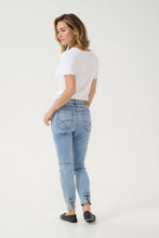 Load image into Gallery viewer, **NEW** CREAM - Sorya 7/8 Jeans Baily Fit  - MED BLUE
