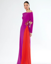 Load image into Gallery viewer, Carla Ruiz - 51507 - PLEATED DRESS
