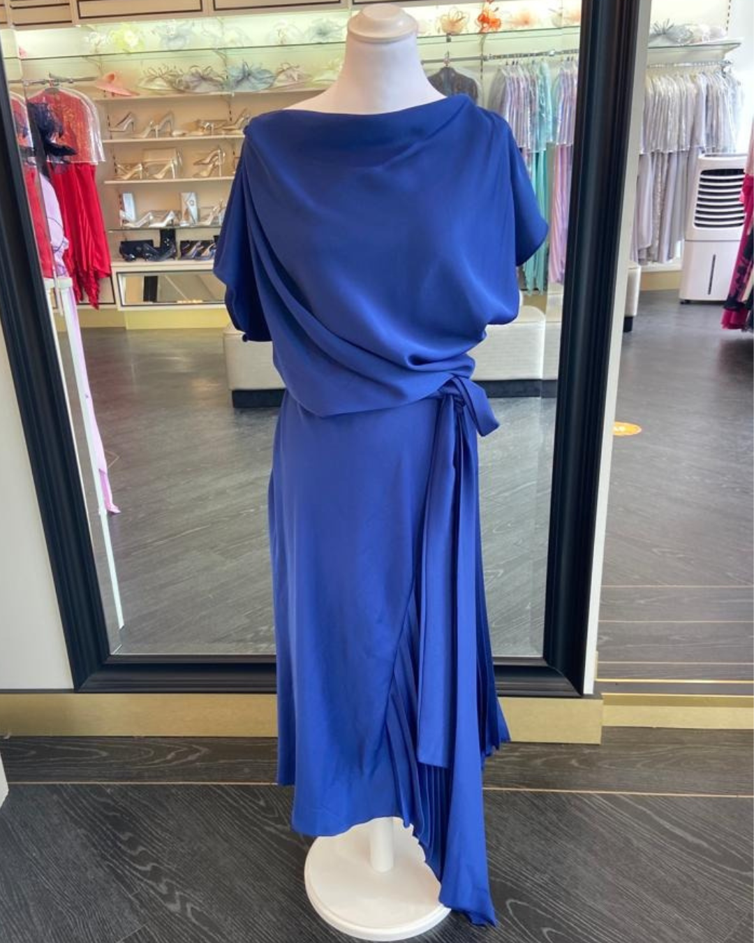 ‼️ 1 left ‼️ Size 16/18 - Kevan Jon - Mila Pleat Knee - Cobalt