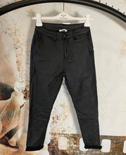 Load image into Gallery viewer, deck by Decollage - 817145 Trouser
