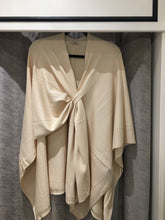 Load image into Gallery viewer, ZELLY 8001905 PONCHO
