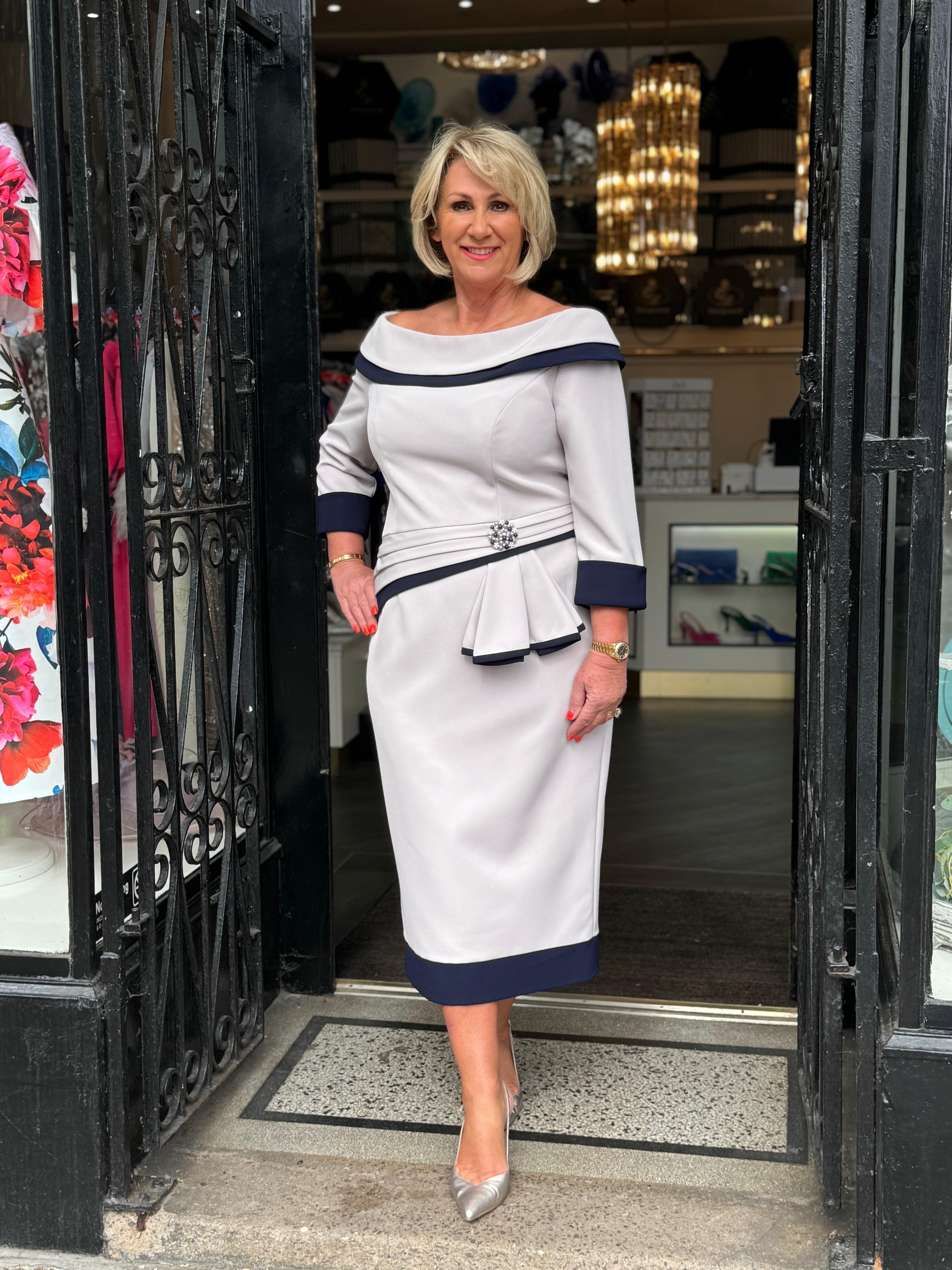 ‼️ 1 left ‼️ Size 10 - Veni Infantino - 992001A - Taupe / Navy