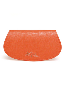 Alice Wheeler Glasses Case – vegan leather eyeglass case with padded interior, secure push-button closure and stylish textured finish, protective case for women’s eyewear.
