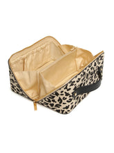 Load image into Gallery viewer, ALICE WHEELER AW0334 leopard print large train case with gold zip, wide opening, compartments and 24 × 12 × 12 cm size.
