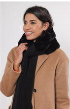 Load image into Gallery viewer, RINO &amp; PELLE - VLIEN SCARF - BLACK
