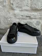 Load image into Gallery viewer, Tamaris 23313 41 018 BLACK PATENT
