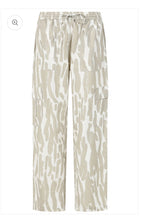 Load image into Gallery viewer, Alice Collins - BETH Trouser
