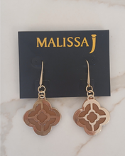 Load image into Gallery viewer, Gold and tan dangling earrings 
