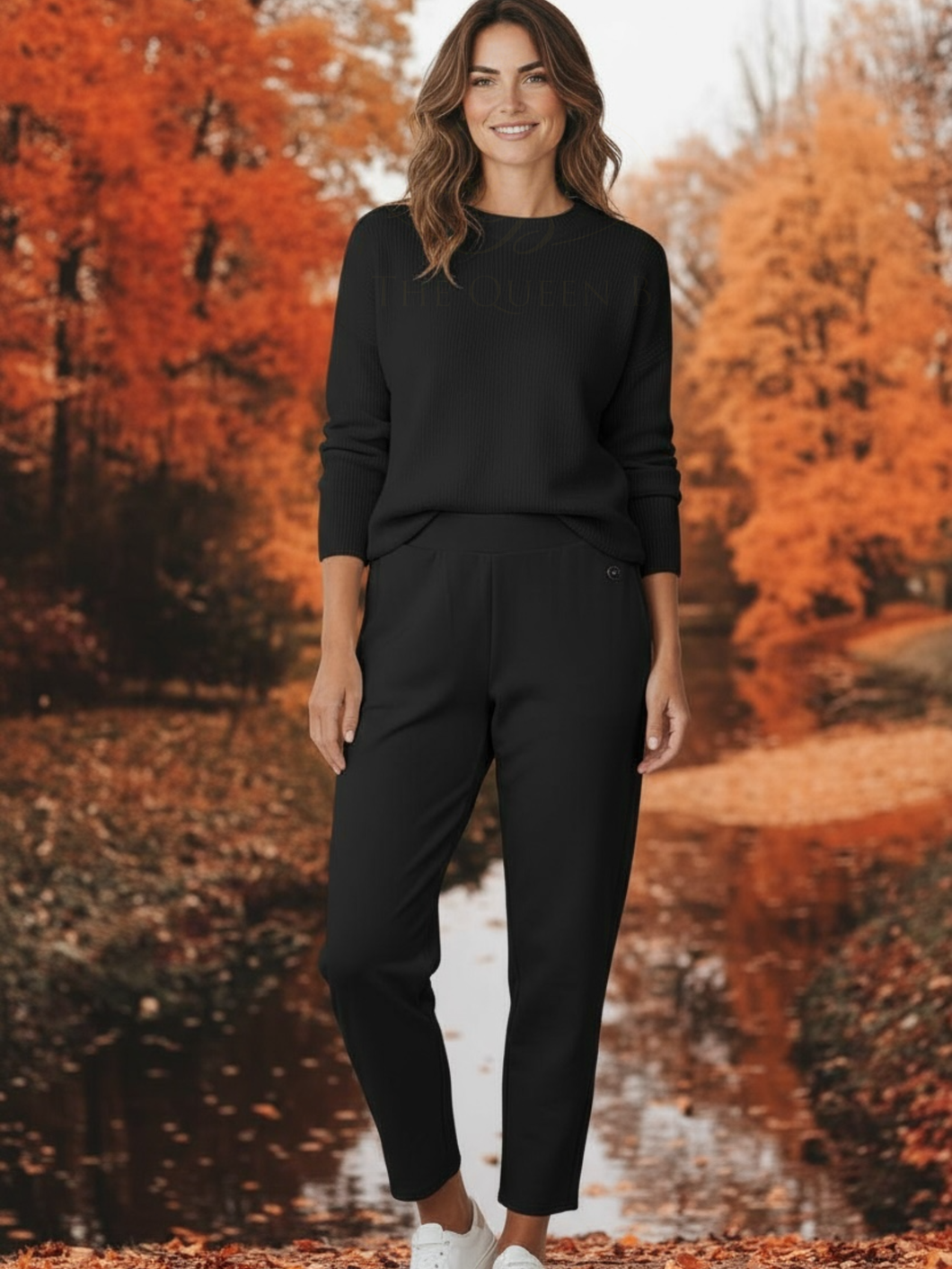 Malissa J Ash 80 Black Ankle Grazer Trousers featuring a straight-leg fit, ankle-length cut and side pockets. A versatile, tailored style.