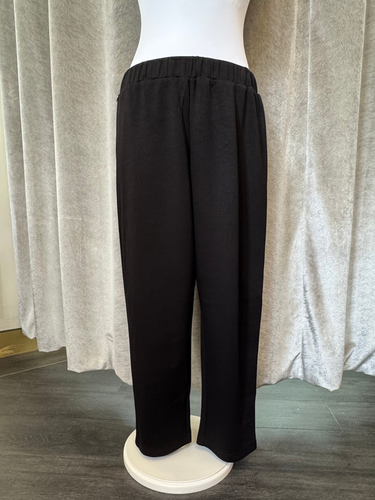 Malissa J WF2484 black straight leg trousers - elasticated waist neutral women’s trousers for smart casual and everyday wear.