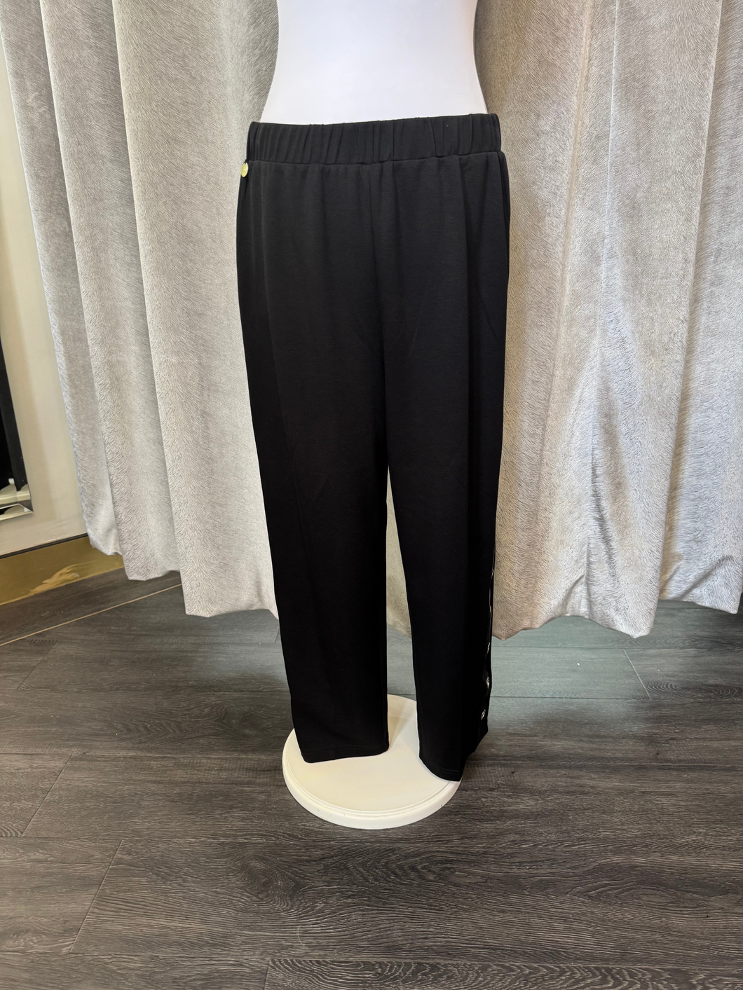 Malissa J WF2551 black PU strip straight-leg trousers with elasticated waistband-women’s versatile smart-casual pull-on pants.