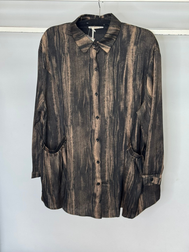 Malissa J WF2608A bronze shirt for women - longline abstract print button-down blouse with collar, cuffed sleeves and side pockets. Elegant layering shirt for casual, smart or evening wear.