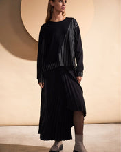 Load image into Gallery viewer, ‼️ 1 left ‼️ Size 8/10 NAYA - NAW24 276 - Pleat Wrap Skirt
