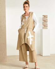Load image into Gallery viewer, NAYA - NAS25 180 Printed Hooded Gilet
