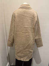 Load image into Gallery viewer, PARAMOUR - BUTTON COAT 8077
