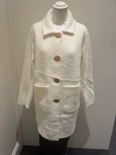 Load image into Gallery viewer, PARAMOUR - BUTTON COAT 8077
