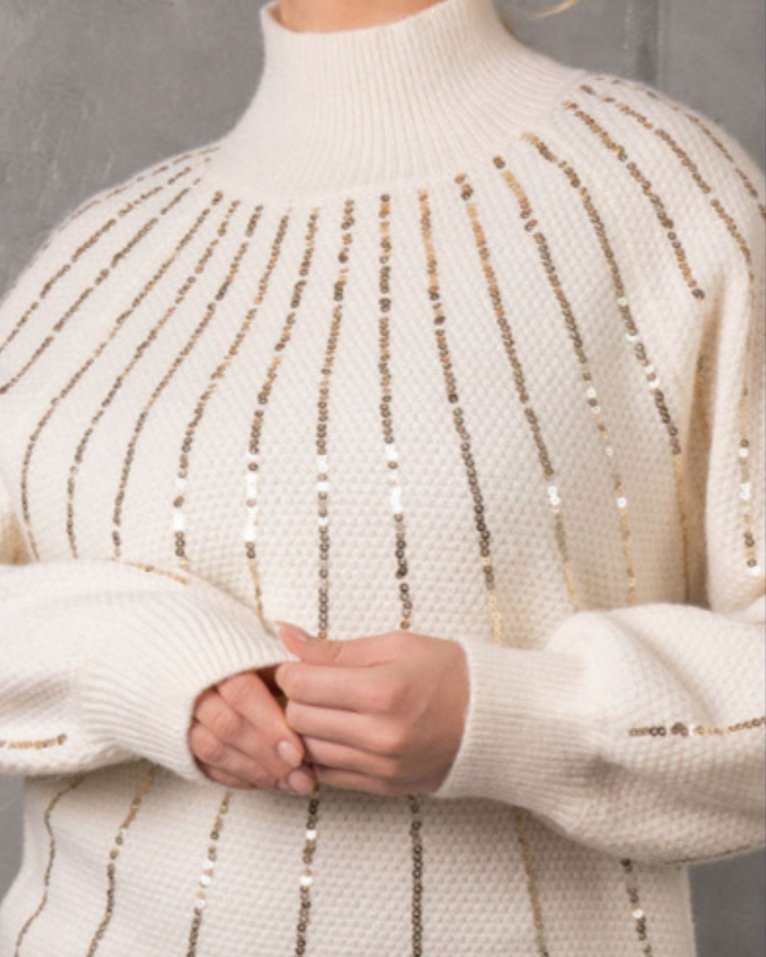 PARAMOUR Sequin Polo 8061 – elegant knitted jumper with vertical sequin detailing and a high ribbed neckline, perfect for chic day-to-night styling.