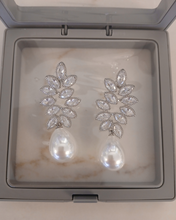 Load image into Gallery viewer, PCHA -  Earring 541
