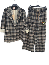 Load image into Gallery viewer, QBAW25 MC Otto checked blazer with single-breasted design and rolled sleeves-women’s versatile tailored jacket for smart-casual and evening outfits.
