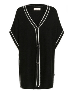 CREAM - RAMS KNIT PONCHO
