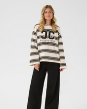 Load image into Gallery viewer, CREAM - CARMELL SWEATSHIRT
