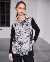 Load image into Gallery viewer, NAYA - NAW25 311 Mottled Print Top
