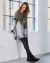 Load image into Gallery viewer, NAYA - NAW25 104 Leatherette Legging

