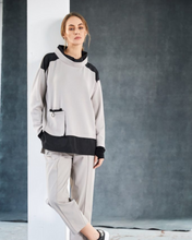 Load image into Gallery viewer, NAYA - NAW25 127 Sweatshirt with Pockets
