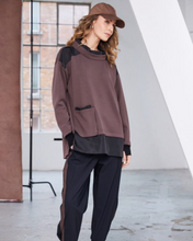 Load image into Gallery viewer, NAYA - NAW25 127 Sweatshirt with Pockets
