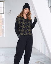 Load image into Gallery viewer, NAYA - NAW25 152 Knit Jacket
