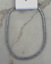 Load image into Gallery viewer, D&amp;X DN2504R - NECKLACE
