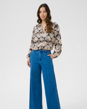 Load image into Gallery viewer, CREAM - TIAH SHIRT
