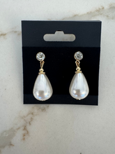 Load image into Gallery viewer, Nouvelle Pearl Earring
