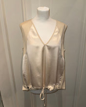 Load image into Gallery viewer, ‼️ 1 left ‼️ Malissa J - WF2152 FISH SATIN TOP OYSTER
