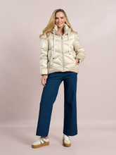 Load image into Gallery viewer, Deck By Decollage 2207 Champagne Jacket
