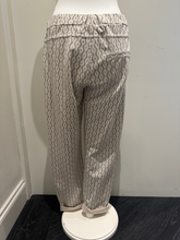 Load image into Gallery viewer, Deck By Decollage 818171 Beige Joggers
