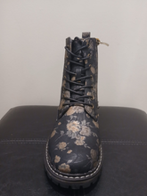 Load image into Gallery viewer, LUNAR - DAZZLE BLACK FLORAL BOOT
