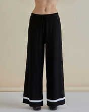 Load image into Gallery viewer, BETTY - DELPHINE KNIT PANT
