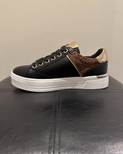 Load image into Gallery viewer, LUNAR - TONGA BLACK TRAINER
