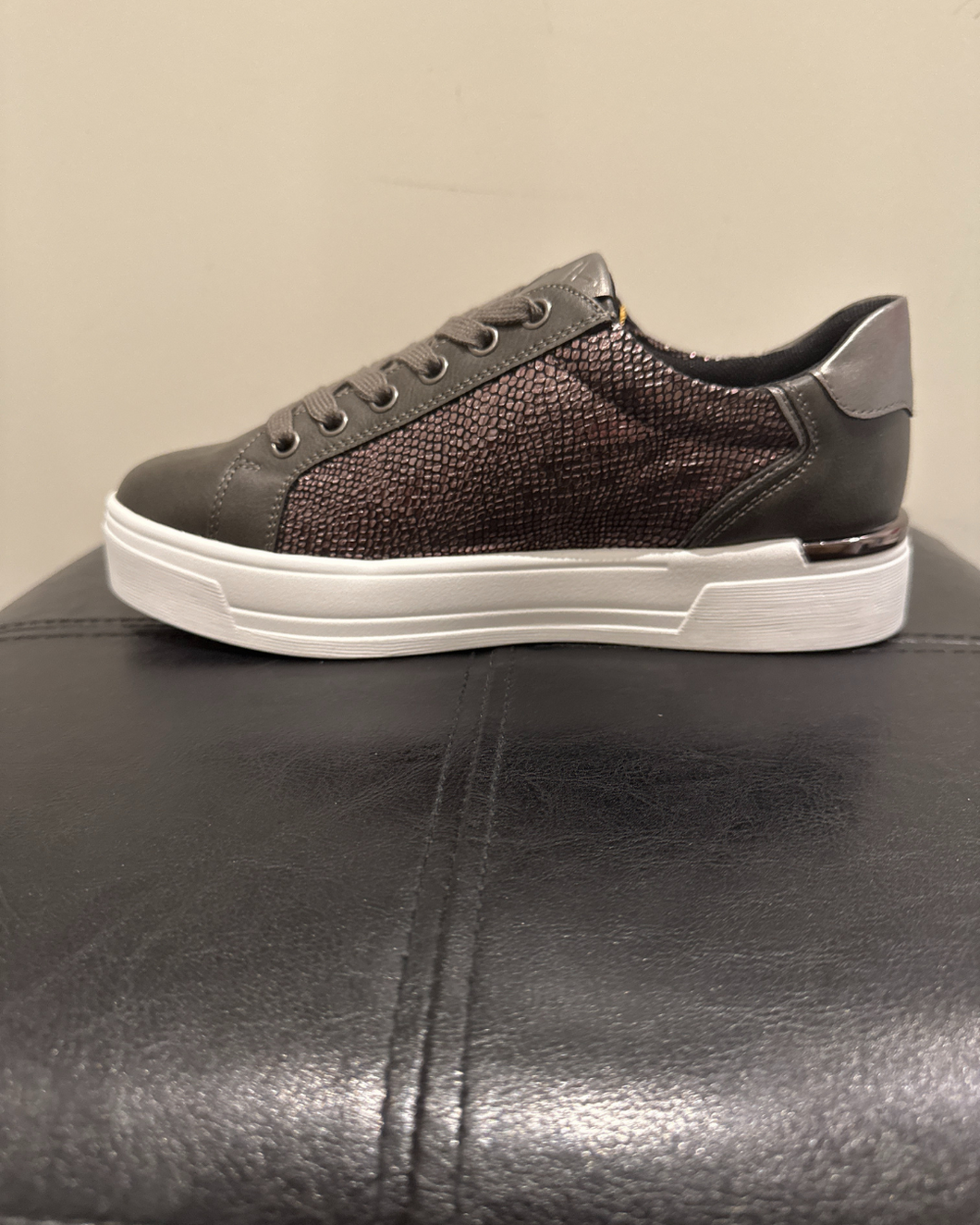LUNAR - HYPE PEWTER TRAINER